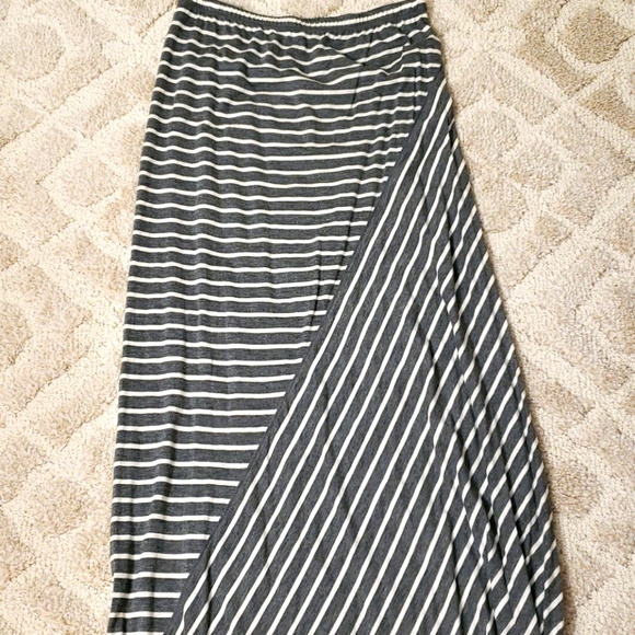 Women's Maxi Skirt - Picture 1 of 3